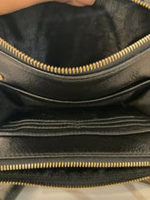 Load image into Gallery viewer, {{ClientCode}} BLACK MICHAEL KORS CROSS BODY PURSE
