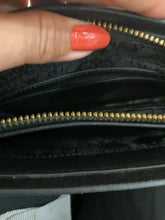 Load image into Gallery viewer, {{ClientCode}} BLACK ENZO ANGIOLINI SHOULDER BAG
