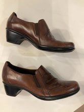 Load image into Gallery viewer, {{ClientCode}} BROWN CLARKS SHOE, 9
