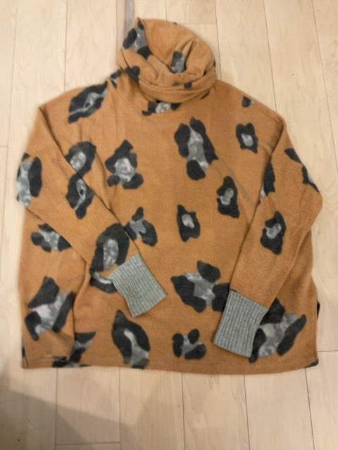 ORANGE LEOPARD MY STORY TURTLENECK SWEATSHIRT M