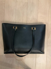 Load image into Gallery viewer, {{ClientCode}} BLACK ANNE KLEIN LAPTOP PURSE
