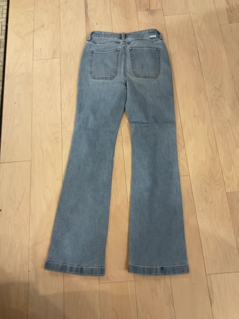 LIGHT WASH TOMMY BAHAMA JEANS 26