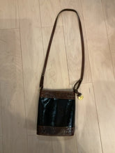 Load image into Gallery viewer, {{Client Code}} BLACK/BROWN BRAHMIN PURSE, N/A
