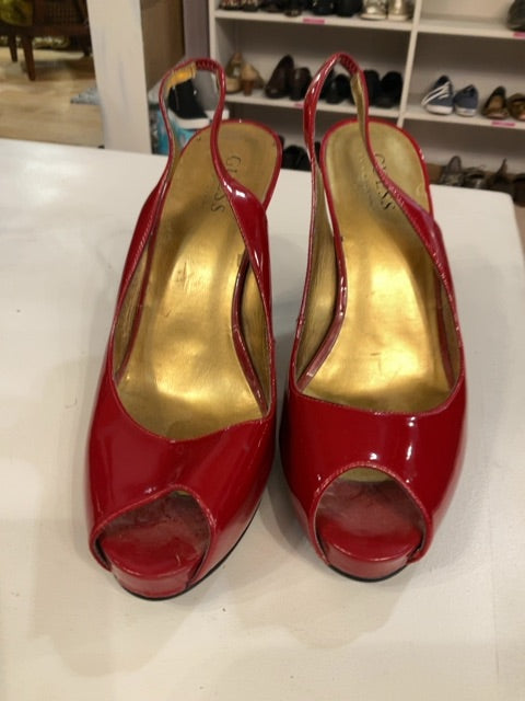 {{ClientCode}} RED GUESS PEEP TOE PUMPS, 7.5