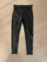 Load image into Gallery viewer, {{ClientCode}} BLACK SPANX leather legging, Xl
