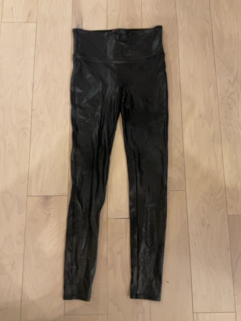 BLACK SPANX FAUX LEATHER M