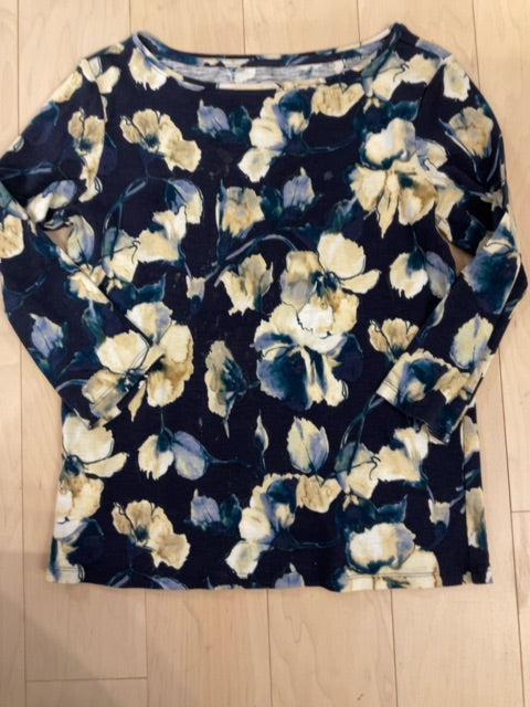 BLUE FLORAL TOMMY BAHAMA 3/4 SLEEVE TOP SMALL