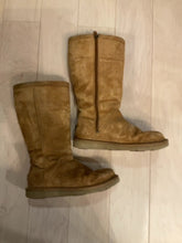 Load image into Gallery viewer, {{ClientCode}} TAN UGG BOOTS, 8
