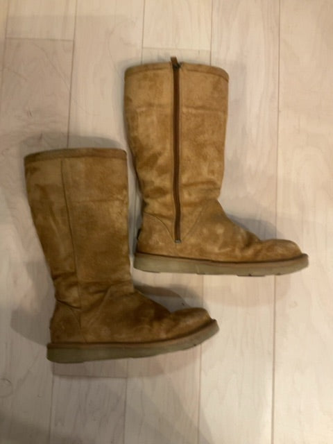 {{ClientCode}} TAN UGG BOOTS, 8