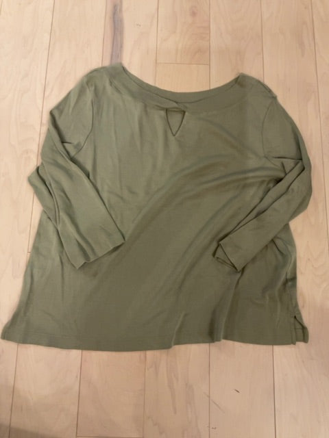 SAGE GREEN CHICOS 3/4 SLEEVE TOP XL