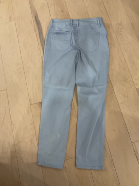 LIGHT WASH TOMMY BAHAMA ANKLE JEANS 2
