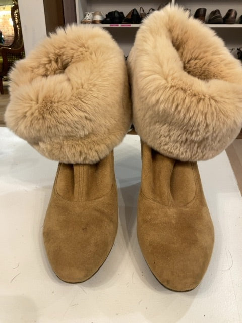 {{ClientCode}} TAN COLE HAAN FUR ANKLE NOOTS, 7.5