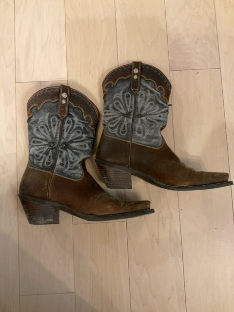 BROWN ARIAT COWBOY BOOTS 9.5