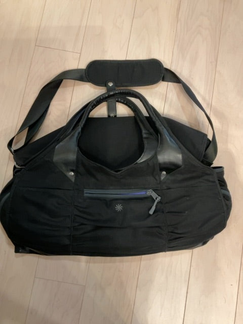 {{ClientCode}} BLACK ATHLETA WEEKENDER BAG