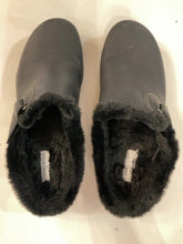 Load image into Gallery viewer, {{ClientCode}} BLACK CLARKS FUR LINED CLOGS, 9
