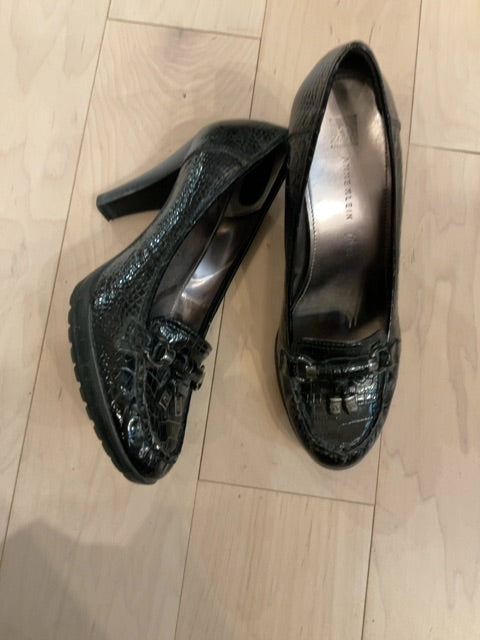 BLACK ANNE KLEIN HEELS 9