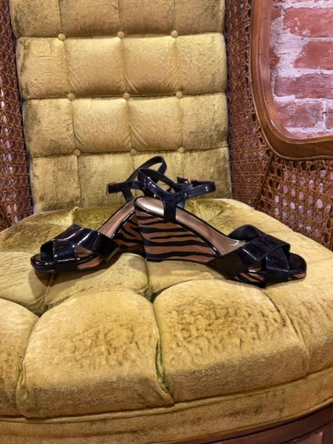BROWN ZEBRA DANA BUCHMAN SHOE 9