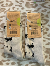 Load image into Gallery viewer, Conscious Step - Socks That Save Cats
